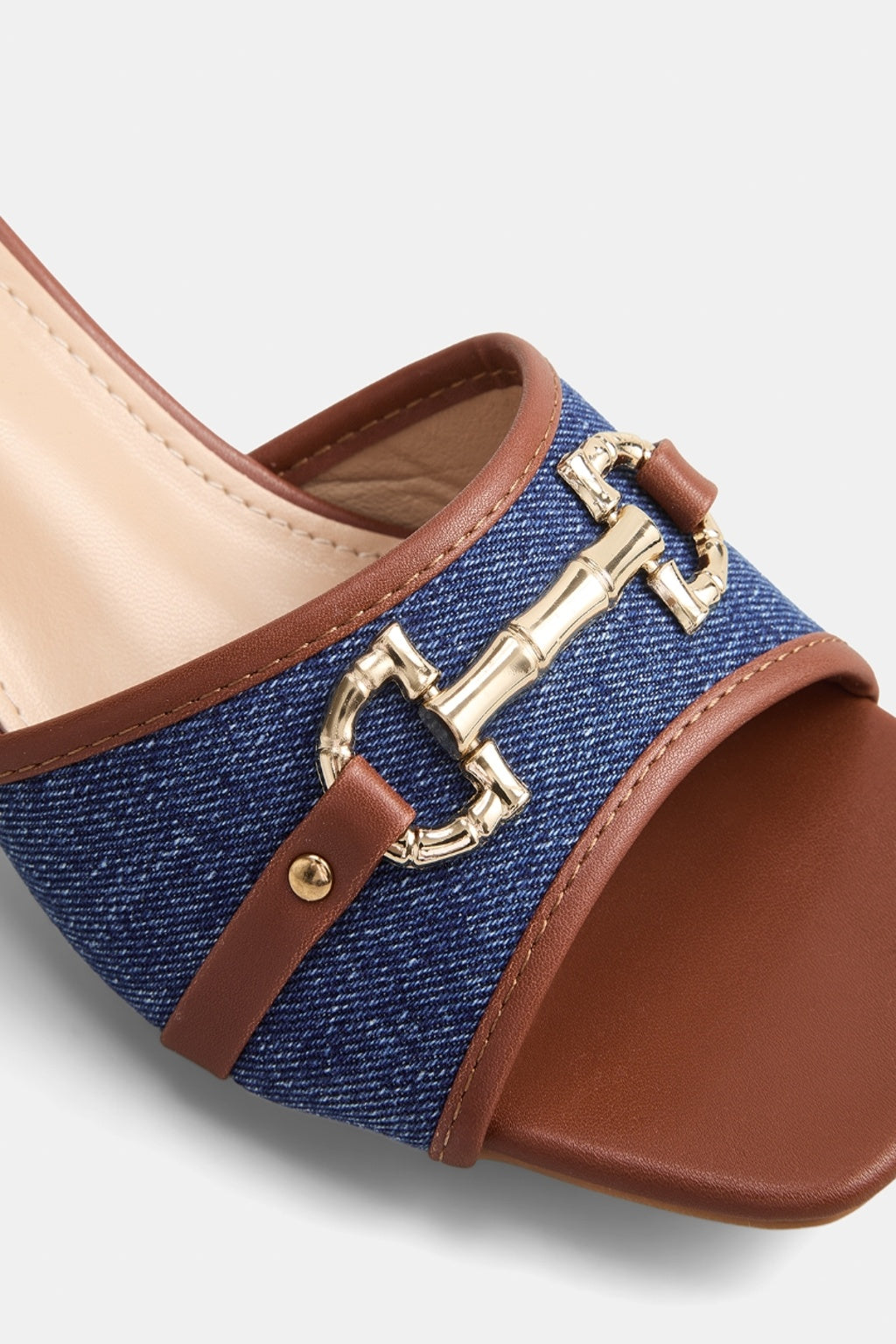 SQUARE TOE BUCKLED BLOCK HEEL SANDALS